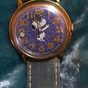 Vintage snoopy tennis watch